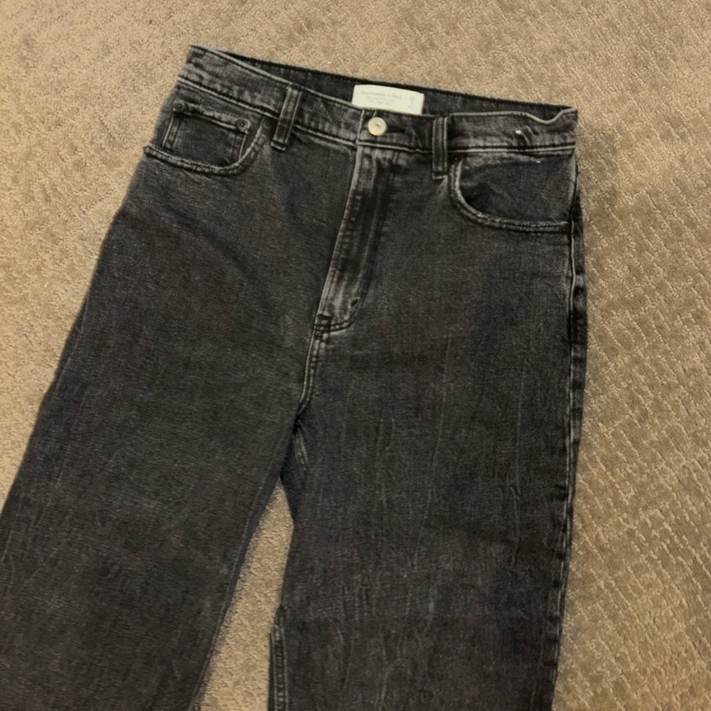Abercrombie Ultra High Rise Cropped Wide Leg Jeans - Picture 4 of 5